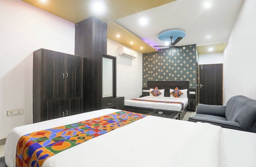 Lanka Hotel | Fabexpress Banarasi Kothi