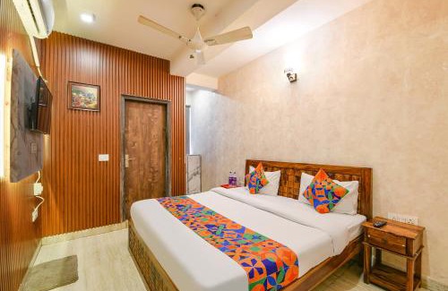 Munirka Hotel | FabExpress Blu Lagoon Inn - Max Super Speciality Hospital and Select Citywalk Mall