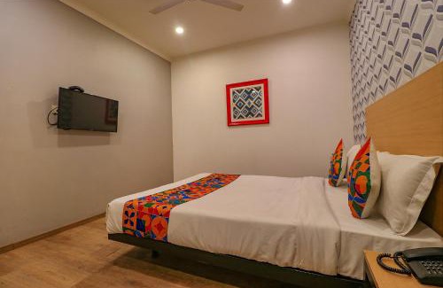 Chhatarpur Hotel | FabExpress Chattarpur Enclave - Opposite Tivoli Garden
