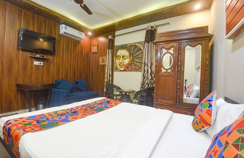 Candolim Hotel | FabExpress Corinthia Boutique Rooms, Candolim Beach