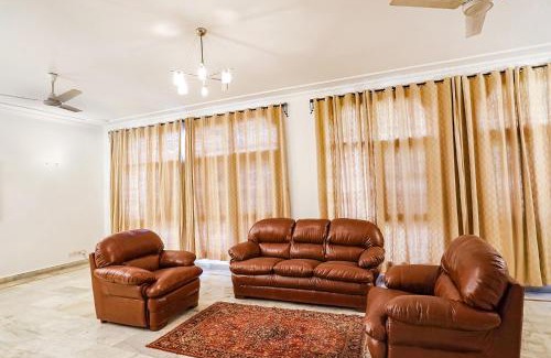 Delhi Hotel | FabExpress Goodwill Homes