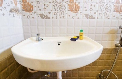 Kandal Hotel | Fabexpress Grand Castle Hill Resorts