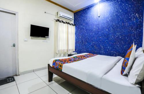 Agra Cama Y Desayuno | FabExpress Grand Resort