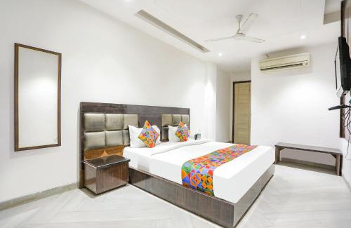 Kalkaji Hotel | FabExpress Lotus Palace