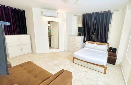 Greater Kailash Hotel | Fabexpress Luxury Home Stay