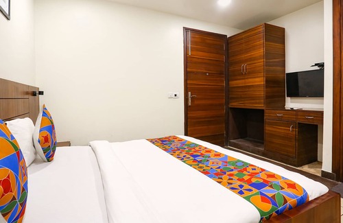 Delhi Hotel | Fabexpress Marigold I