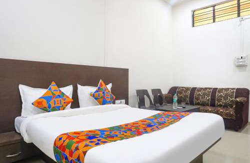 Nashik Road Hotel | FabExpress Om Sai - Nr Nashik Railway Station