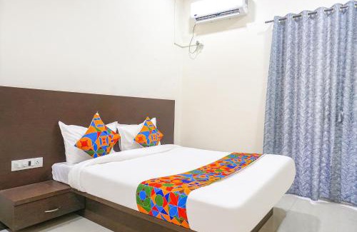 Nashik Road Hotel | FabExpress Om Sai - Nr Nashik Railway Station