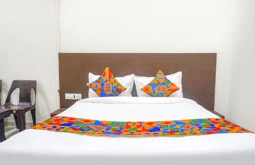Nashik Road Hotel | FabExpress Om Sai - Nr Nashik Railway Station