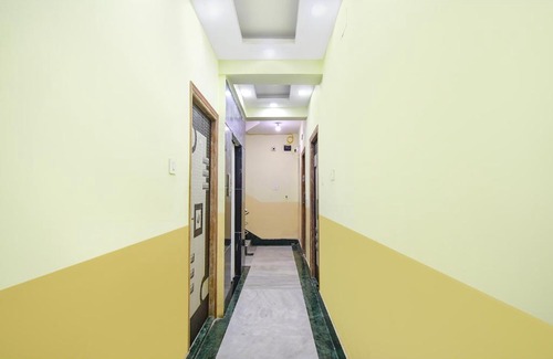 Kolkata Hotel | FabExpress Om Shanti International