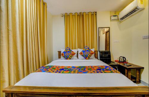 Jayanagar Hotel | FabExpress Rithun Residency - Jayanagar Anjaneyaswamy Temple