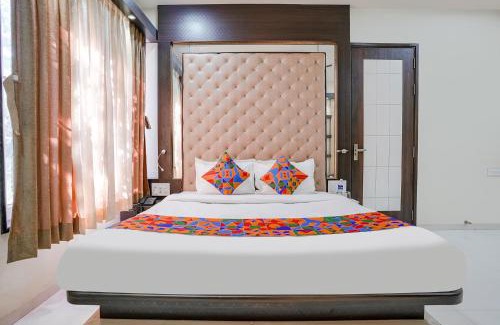 Pimpri Colony Hotel | FabExpress Rudra Residency - Nr Medicover hospital