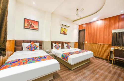 Azadpur Hotel | FabExpress Shri Sai DX - Nr Adarsh Nagar Metro