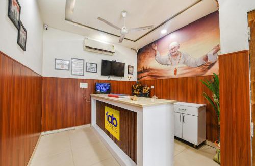 Azadpur Hotel | FabExpress Shri Sai DX - Nr Adarsh Nagar Metro