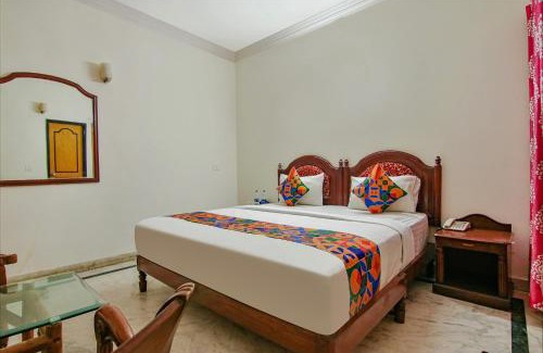 DLF Phase 3 Hotel | FabExpress Singh Suite - DLF Phase 3, Gurugram