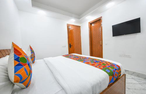 Sainik Farm Hotel | FabExpress The Cozy Cloud