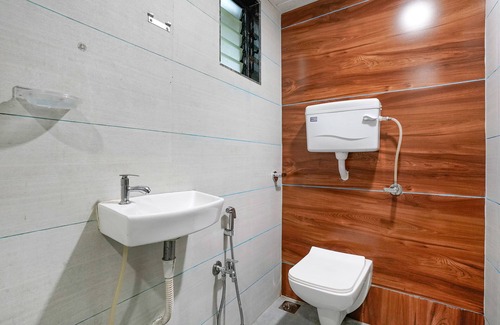 Mahape Hotel | Fabexpress White Gold