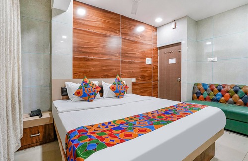 Mahape Hotel | Fabexpress White Gold