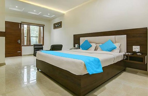 Panchkula Urban Estate Hotel | Fabhotel Aditya And Kings