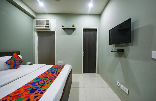 Gurugram Hotel | FabHotel Alpha Near Golf Course Road Gurgaon