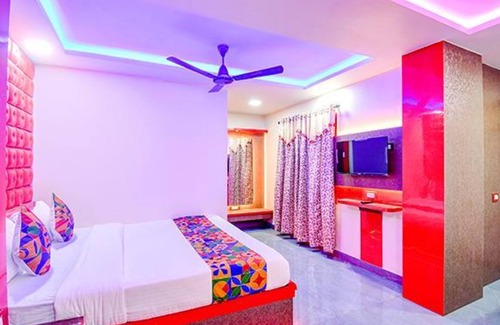 Lake Town Hotel | Fabhotel Asha Inn