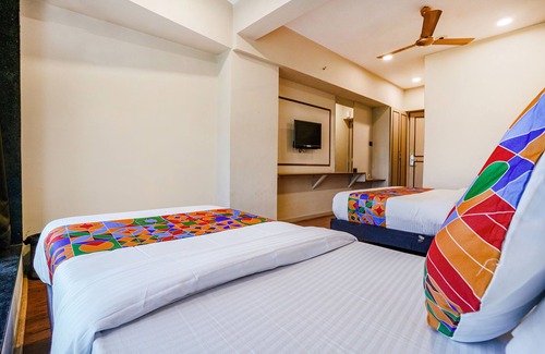 Surat Hotel | Fabhotel Crescent