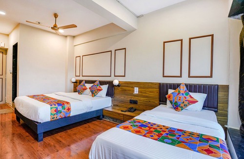 Surat Hotel | Fabhotel Crescent