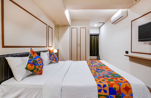 Surat Hotel | Fabhotel Crescent