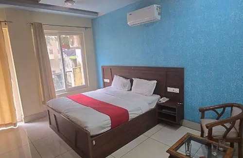 Bullawala Hotel | Fabhotel Crestwood Inn