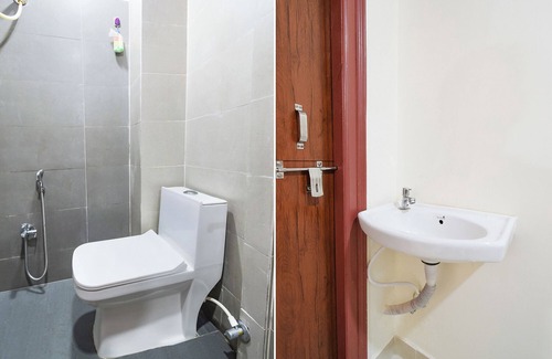 Gachibowli Hotel | Fabhotel Dlf Inn