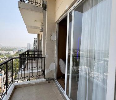 Greater Noida Apartamento | FabHotel Elegant Stay