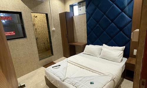 Kamathipura Hotel | FabHotel Firdous - Mumbai Central