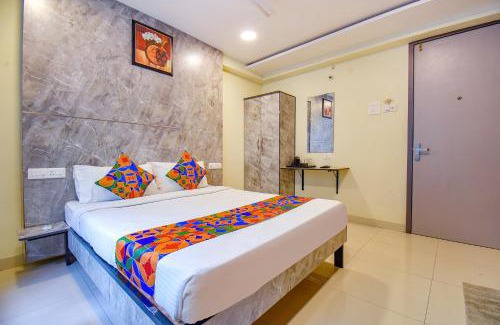 Baner Hotel | FabHotel Gargi Inn - Near Balewadi Stadium