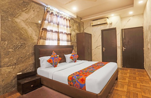 Kalkaji Hotel | FabHotel Gera’s