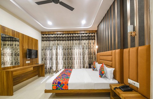 Amritsar Hotel | Fabhotel Golden Tree