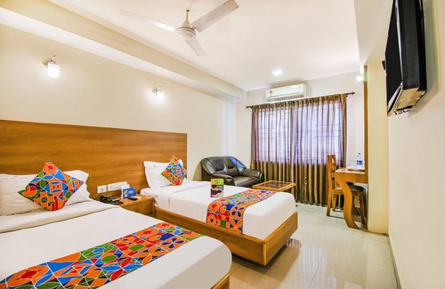 Gandhipuram Hotel | FabHotel Jansi Deluxe