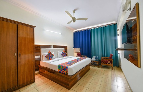 Sector 35 Hotel | FabHotel Joy 35