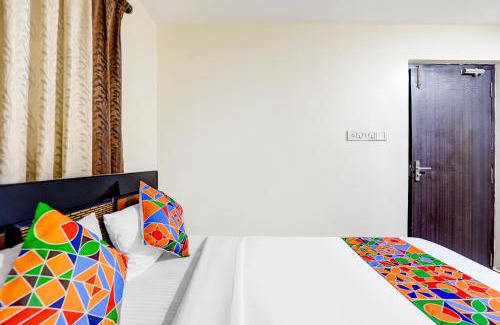 Vadapalani Cabina | FabHotel Karuna Regent