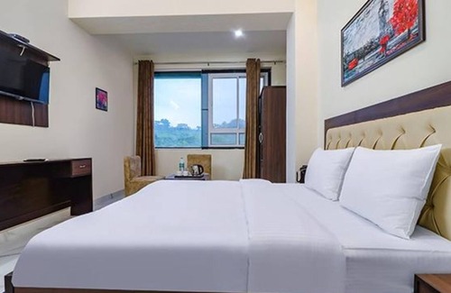 Bullawala Hotel | Fabhotel Maira Heights