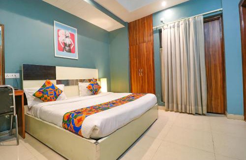 Sector 15 Hotel | FabHotel Maxx Inn