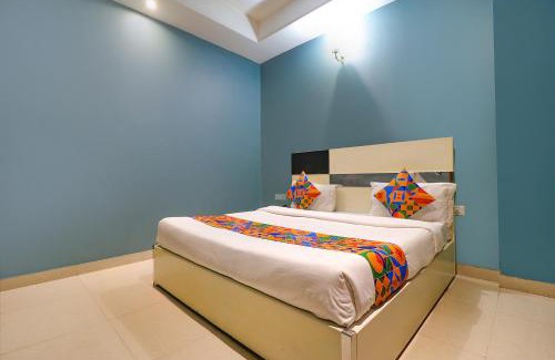 Sector 15 Hotel | FabHotel Maxx Inn