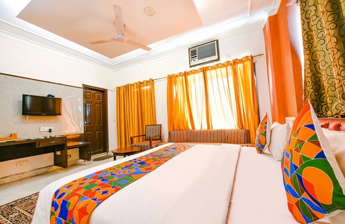 DLF City Hotel | Fabhotel Mosca