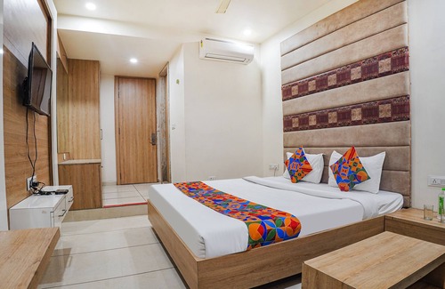 Bhopal Hotel | Fabhotel Om Palace