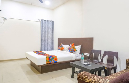 Nashik Hotel | Fabhotel Om Sai
