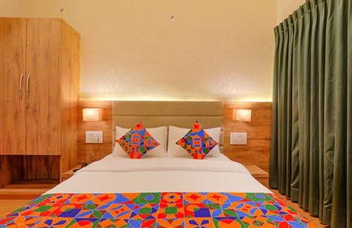 Gomti Nagar Hotel | Fabhotel Pratham Inn
