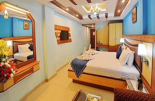 Stone House Area Hotel | Fabhotel Prime Ponmari Residency