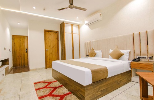 Mohali Hotel | Fabhotel Prime The Eminence