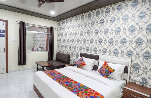 Kanpur Hotel | FabHotel Rajdhani