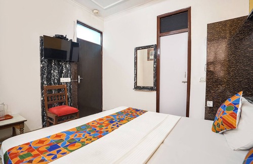 Defence Colony Hotel | Fabhotel Richa Palace