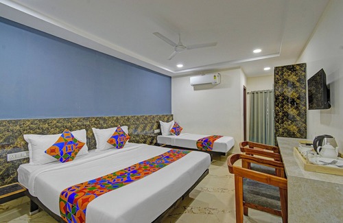 Himayatnagar Hotel | Fabhotel Rio
